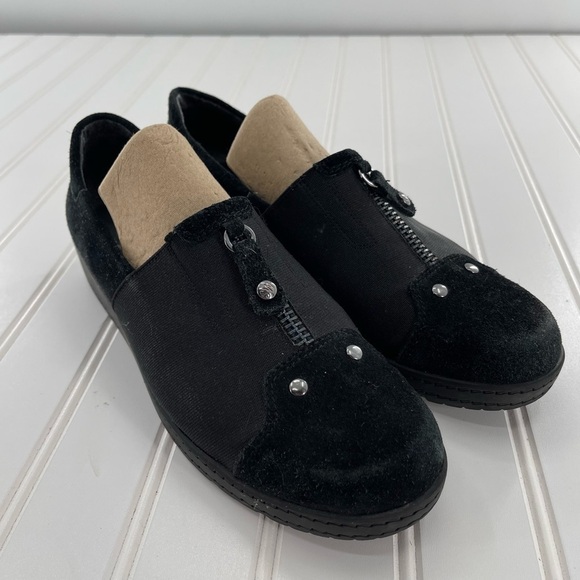 STUART WEITZMAN BLACK GOFORTH SUEDE WEDGE SLIP-ON SIZE 7 - Picture 1 of 13